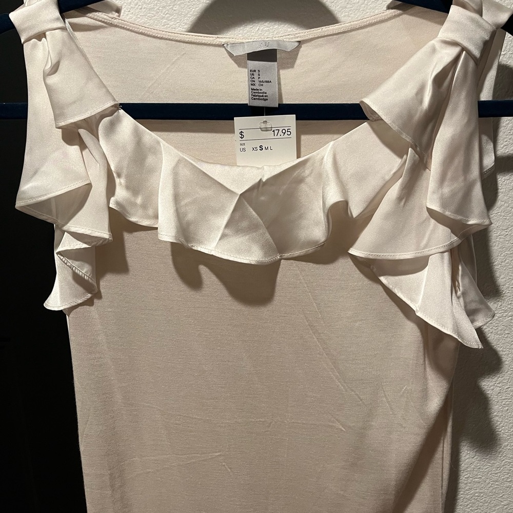 NWT H and M Sleeveless Blouse